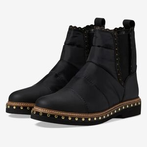 NWT Free People Atlas Puffer Rivet Chelsea Boots in Black & Gold